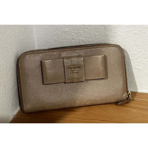 PRADA Beige Saffiano Leather Fiocco Bow Long Wallet GUC - Picture 1 of 7
